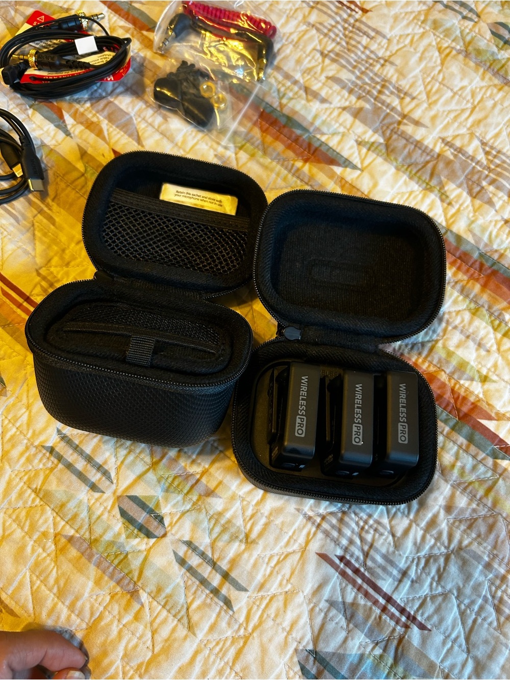 RODE Wireless Pro Black Charging Case with 3 Wireless Pro Batteries